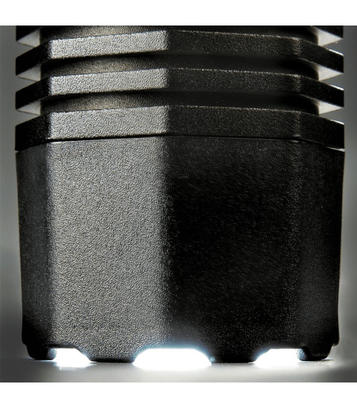 Tactical torch PELI™ 7060 rechargeable 32397 | MMF.fr