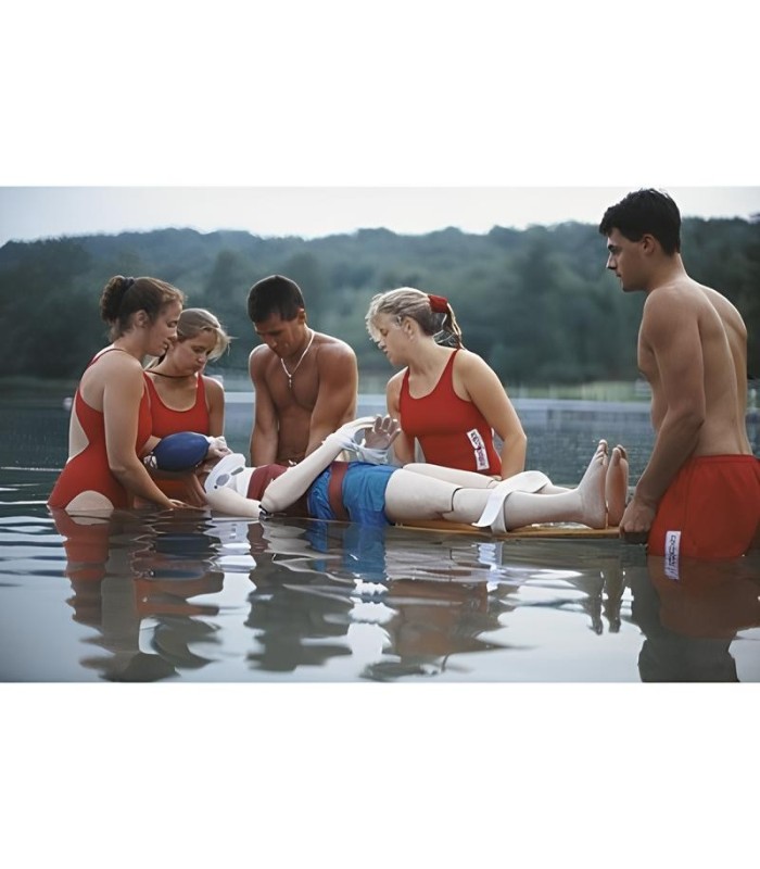 Manikin adult water rescue with or without CPR | MMF.fr