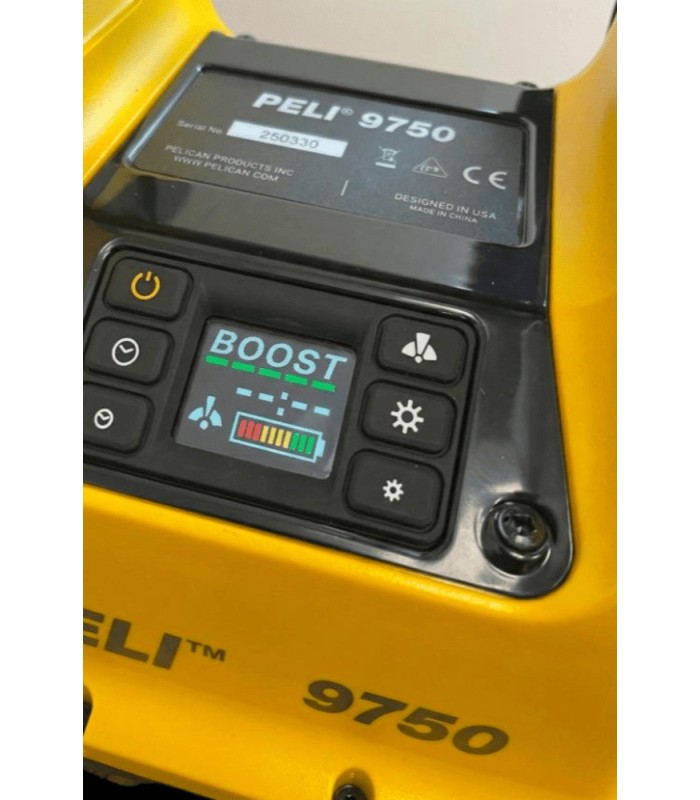 Proyector de mástil telescópico RALS PELI 9750 | MMF.fr