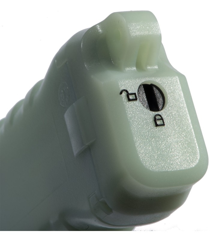 Lampe torche PELI™ 3310PL photoluminescente  | MMF.fr