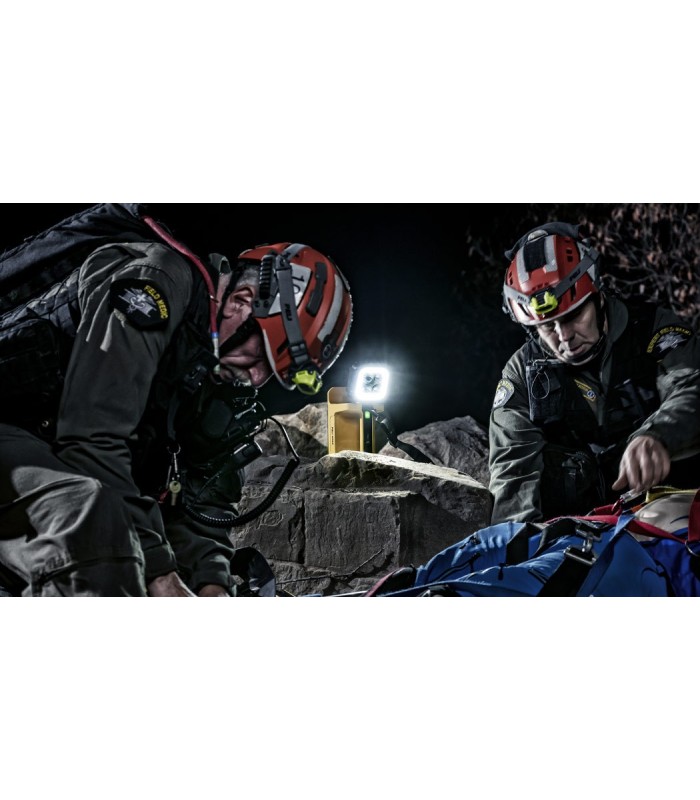 Wiederaufladbarer LED-Scheinwerfer PELI™ 9050 || MMF.fr